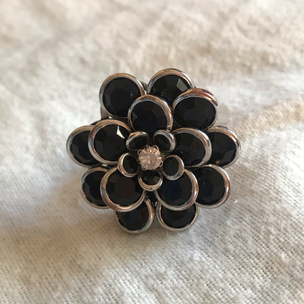Black Flower Ring